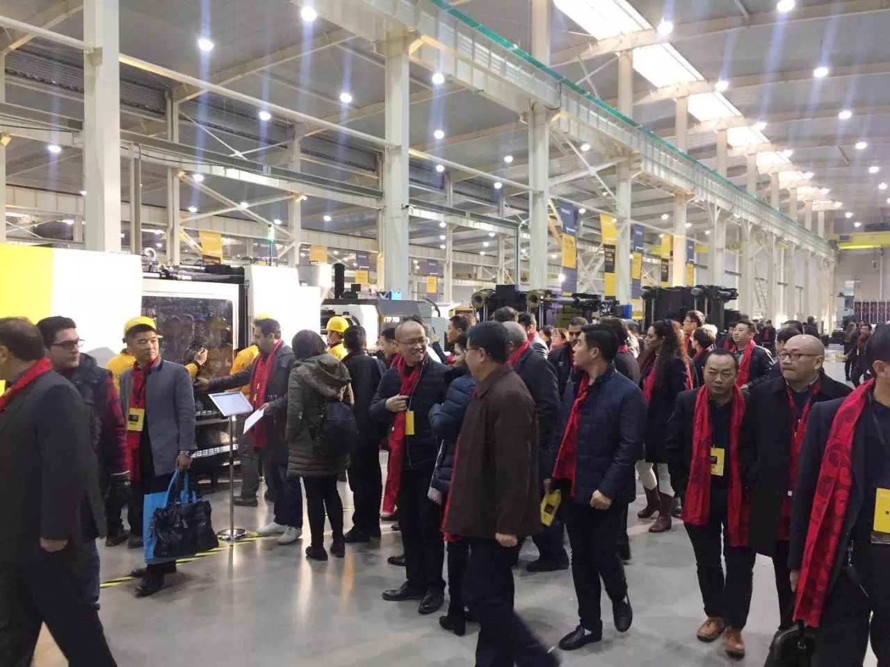 鸿运国际上演“两大喜”： 十周年庆+注塑智慧工厂完工