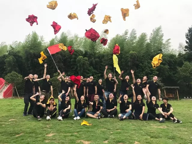 “向梦想出发” 鸿运国际销售团建活动完善绽放